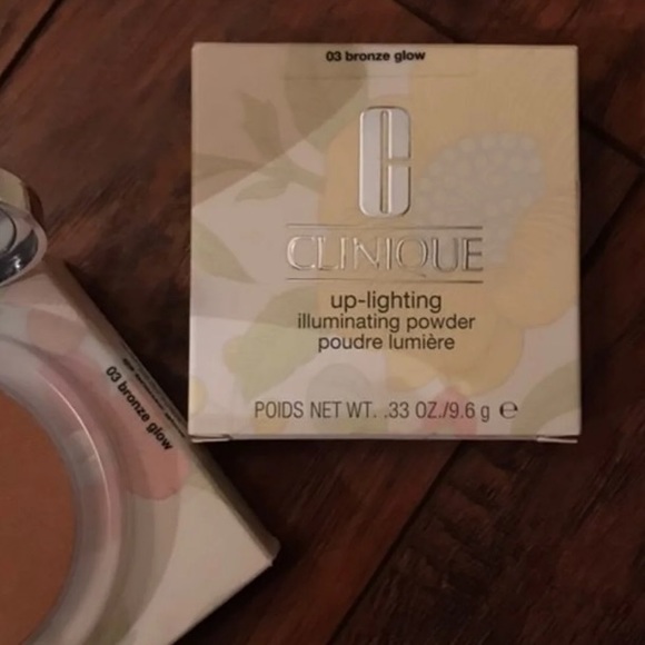 Clinique Makeup Clinique Bronze Glow 3 Illuminating Powder Poshmark